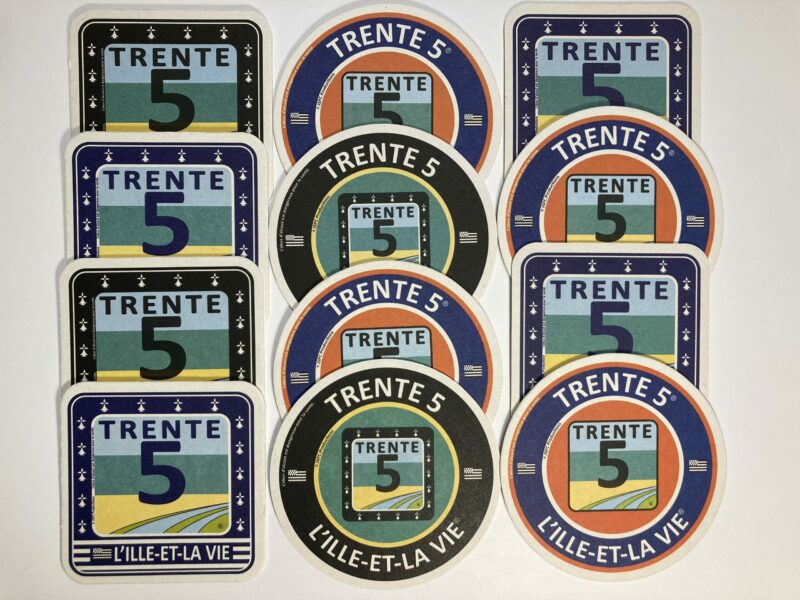 SET DE 12 SOUS-BOCKS « TRENTE 5 L'ILLE-ET-LA VIE»